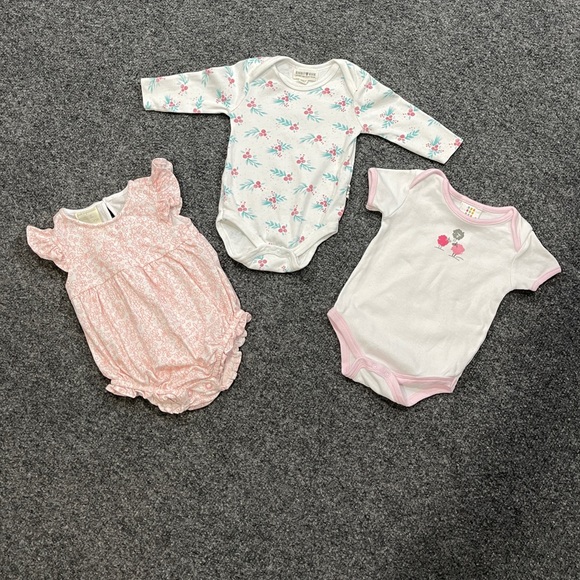 *BABY Girl’s 3 Pcs. Bundle Sz 3-6 Months - Picture 1 of 13